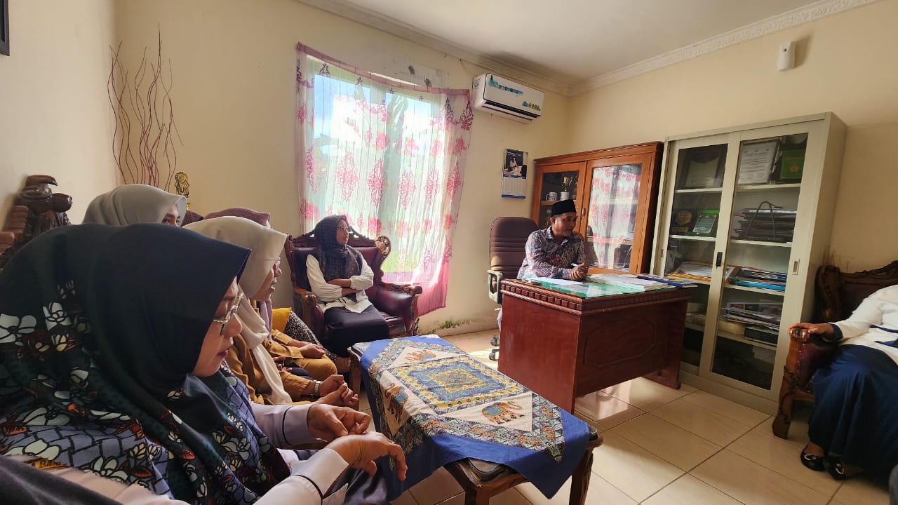 Penerimaan Mahasiswa PKL dari UPI YPTK PADANG di Kantor Wali Nagari Pungguang Kasiak Lubuk Alung